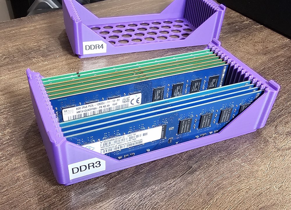 16x Stackable Desktop Memory Organizer