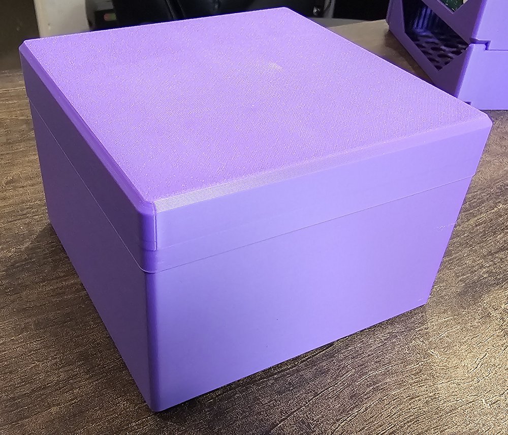 8x 2.5″ HDD Storage Box